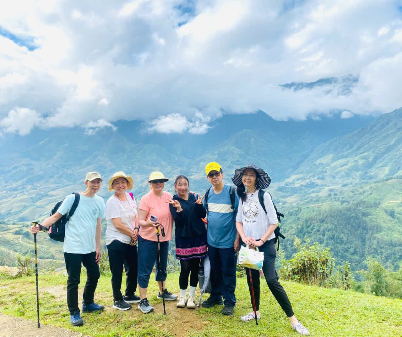 Sapa 3D2N Trekking Tour – Overnight in Hotel & Bungalow with Local Guide