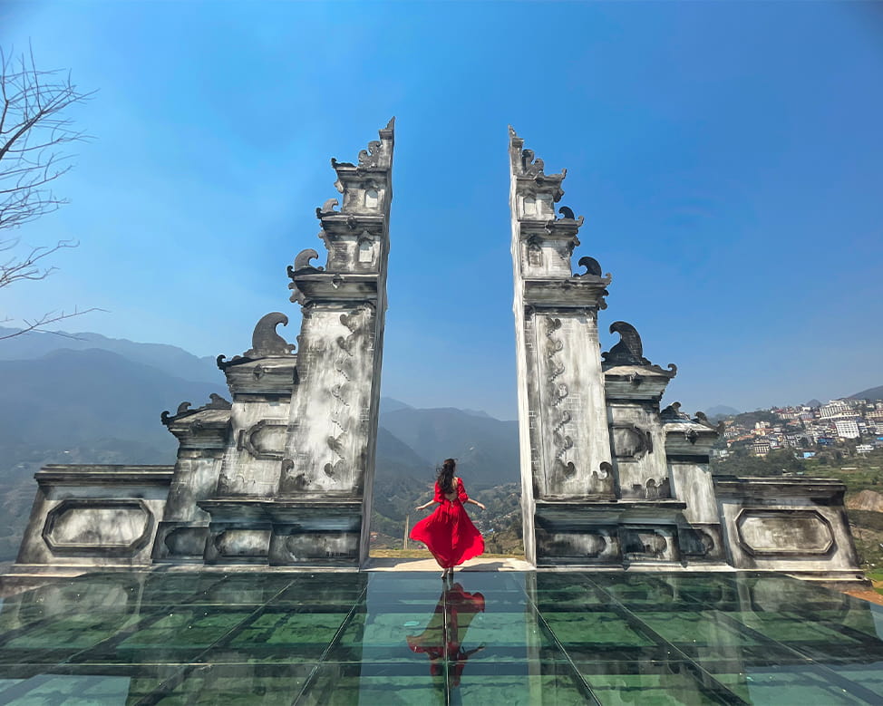 Iconic Moana Sapa photo spot at Bali Heaven Gate