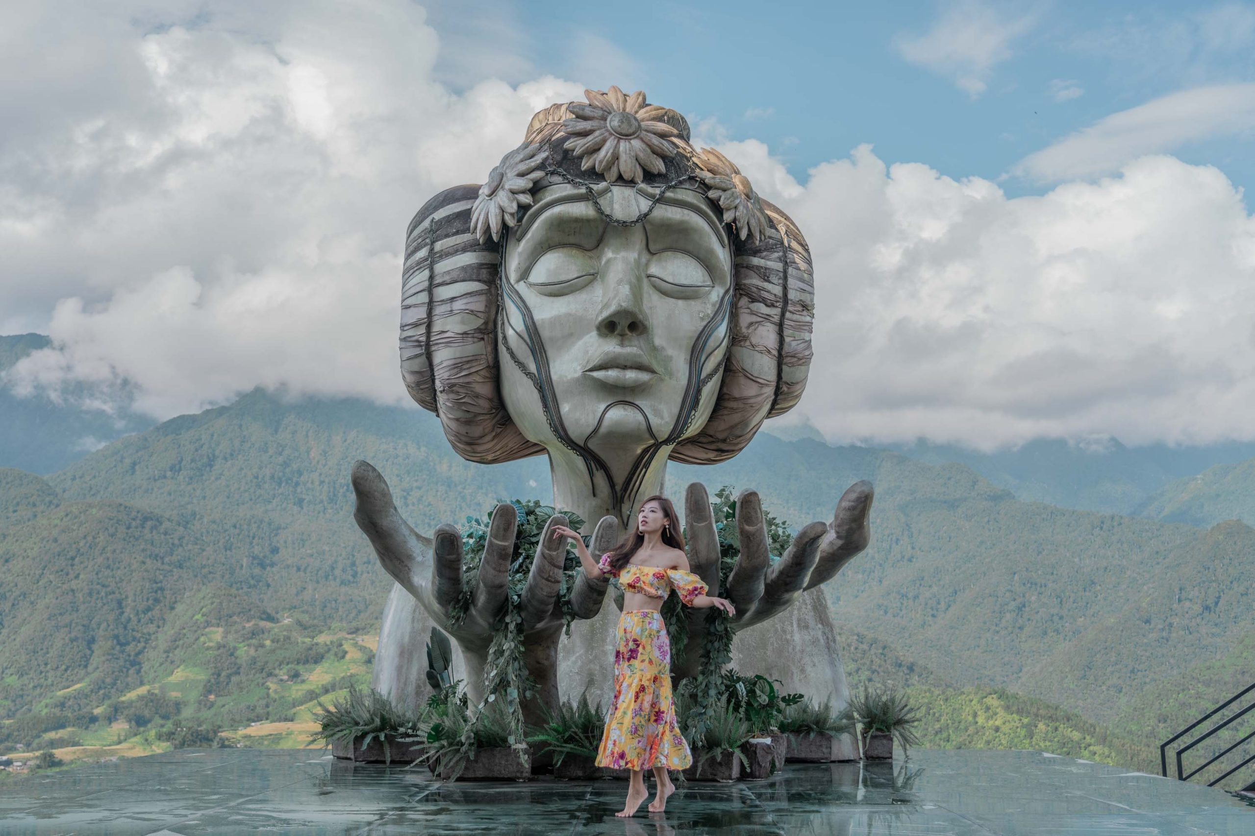 Moana statue at Moana Sapa overlooking the valley