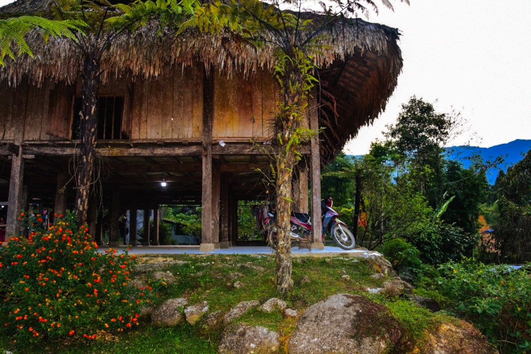 Staying in a traditional stilt house homestay with ethnic families – meaningful things to do in Ha Giang for cultural immersion