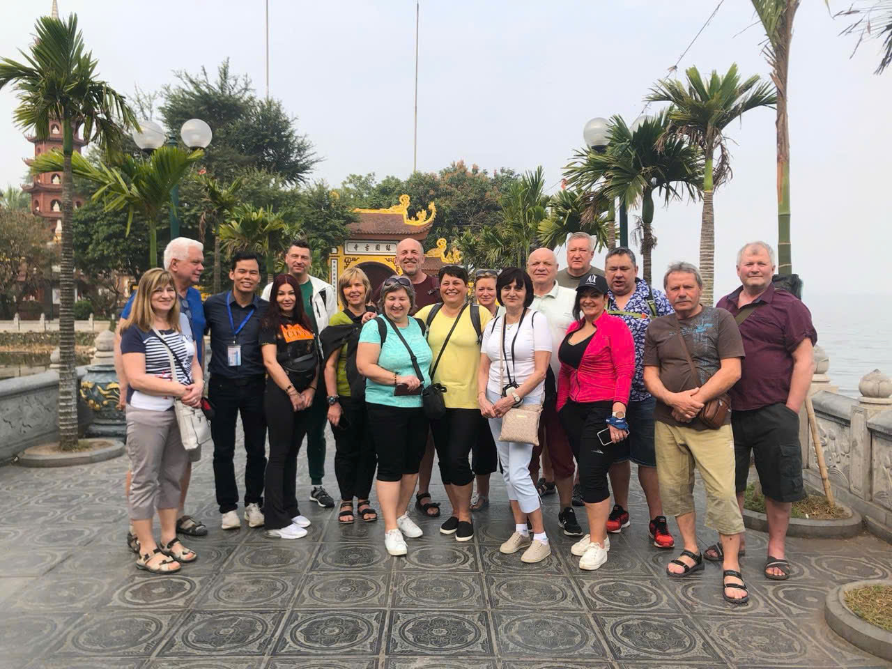 gen-h-z6895726228951_6c684a1c8239194f77cd5d7fb19bbaa7