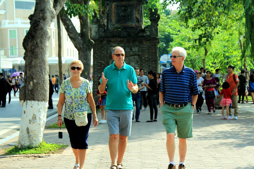 Appropriate public behavior expected from visitors under Vietnam etiquette for foreigners