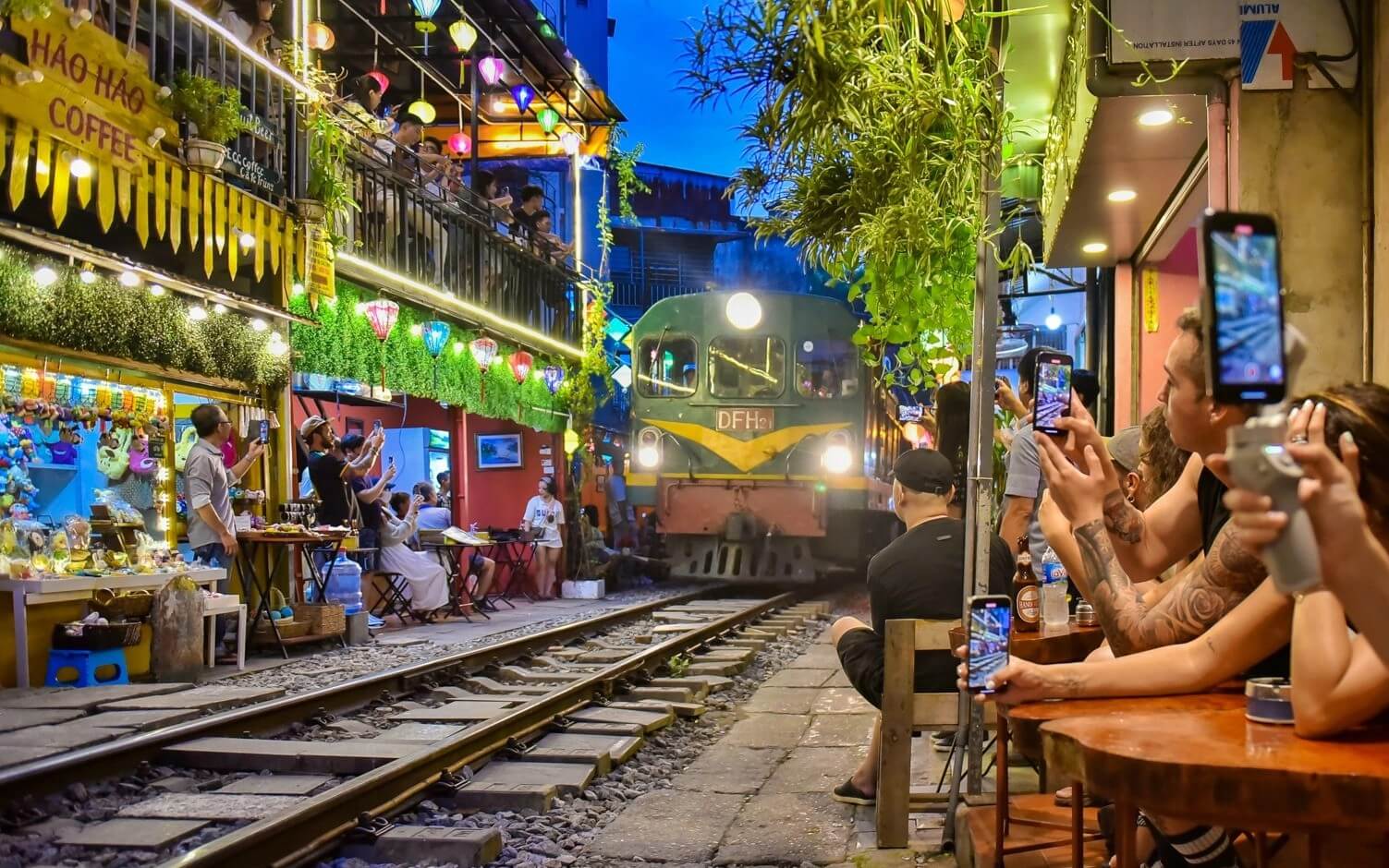 Café in Vietnam offering public Wi-Fi for travelers