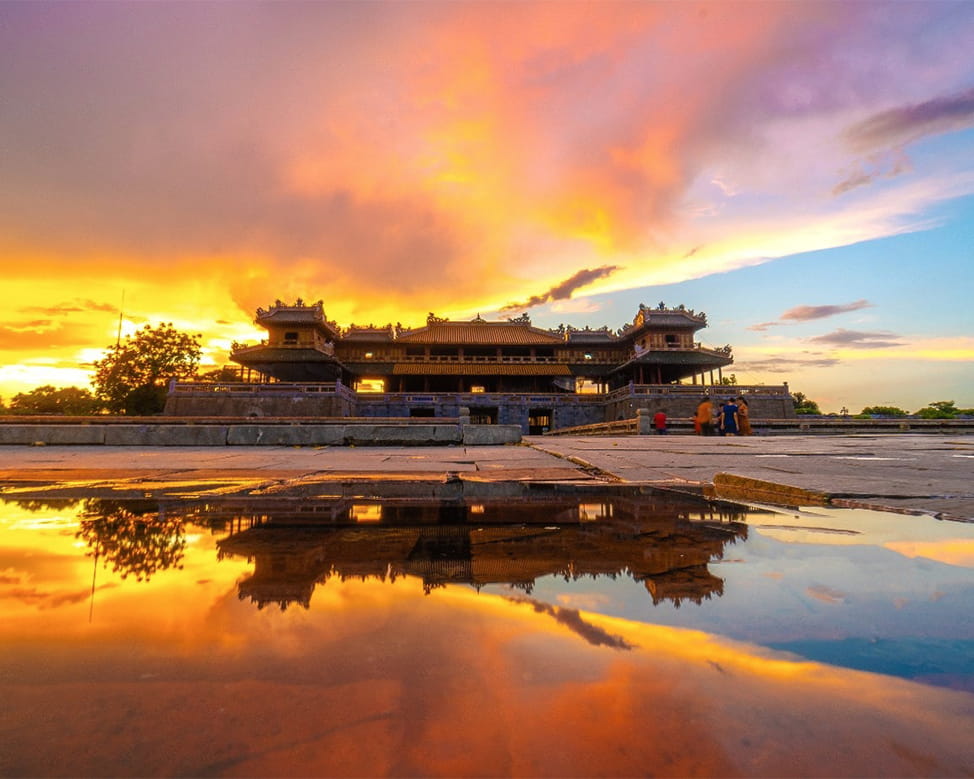Clear skies and warm temperatures during the dry season