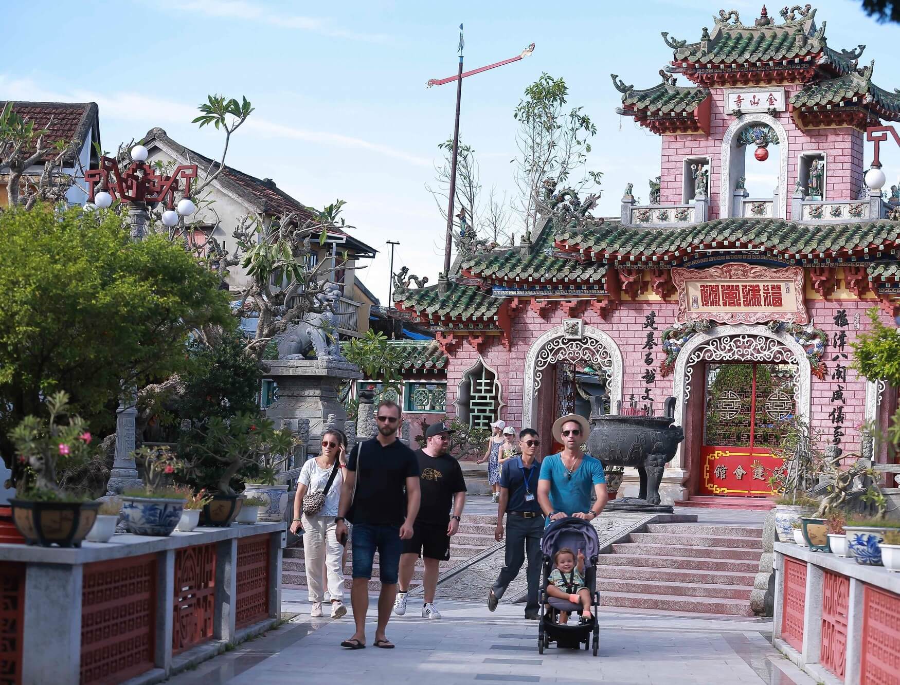 Clothing styles foreigners should avoid in daily life when following Vietnam etiquette for foreigners