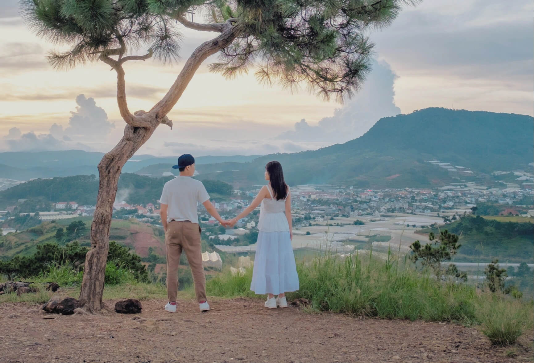 Couple enjoying Vietnam during pleasant weather