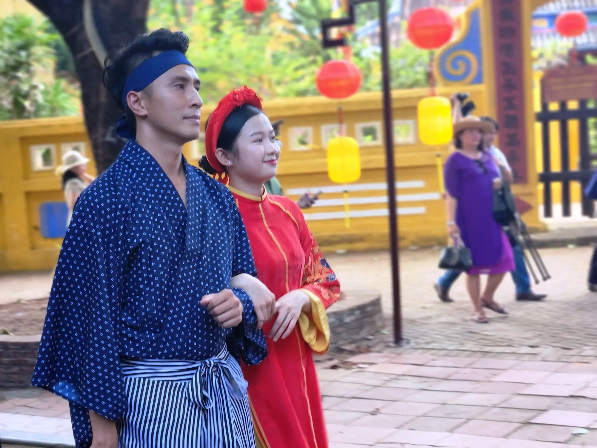 Cultural etiquette for visitors at temples in Vietnam