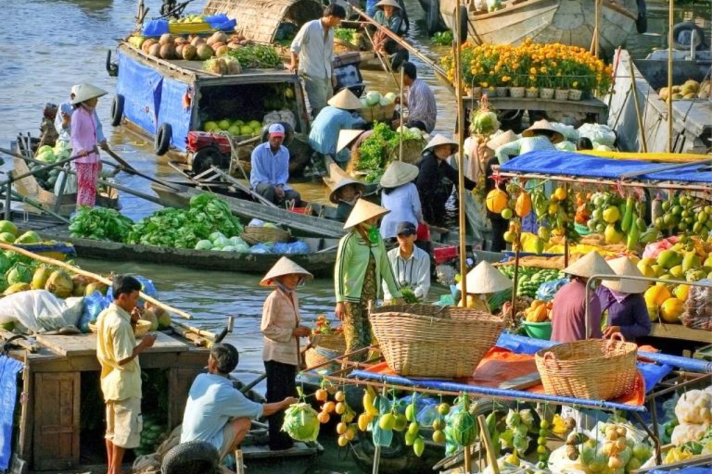 Mekong Delta floating market experience