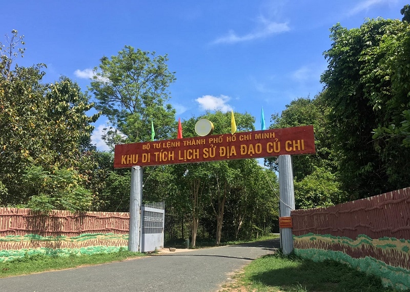 Morning drive from Ho Chi Minh City to Cu Chi Tunel countryside