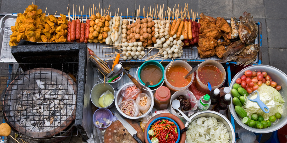 Popular Vietnam street food stalls with affordable prices