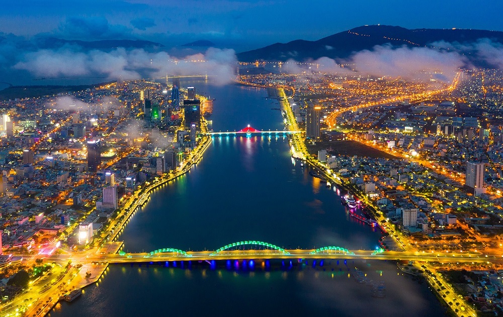 Private transfer travel experience during a 10 days Vietnam itinerary