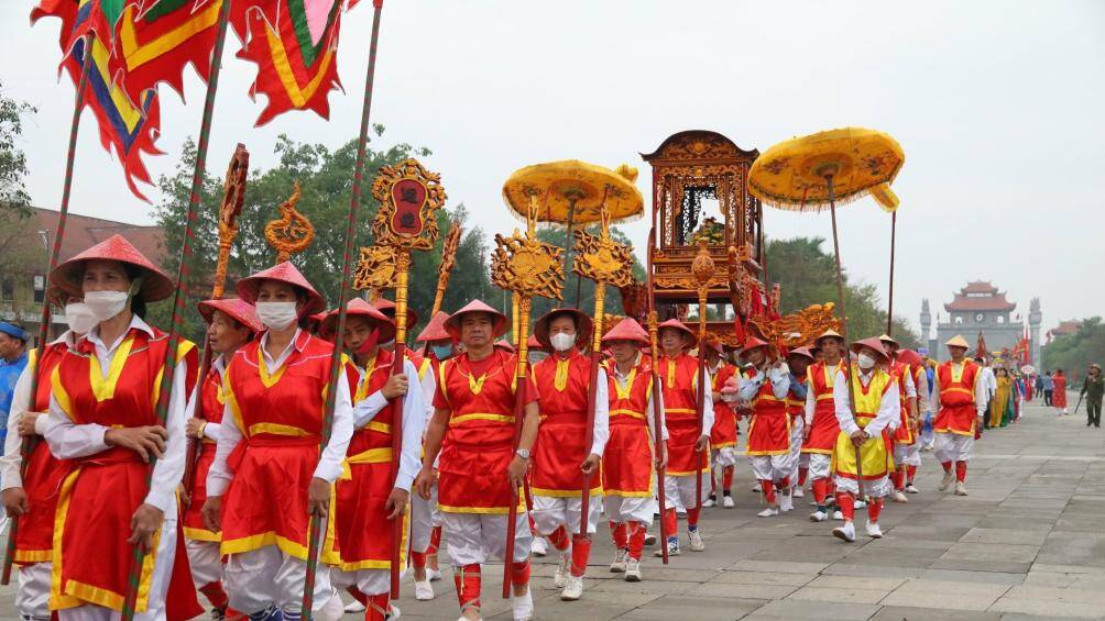 Ceremonial procession honoring the country’s legendary founders
