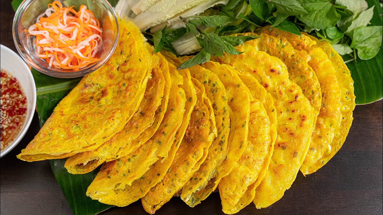 Crispy Vietnamese savory pancake