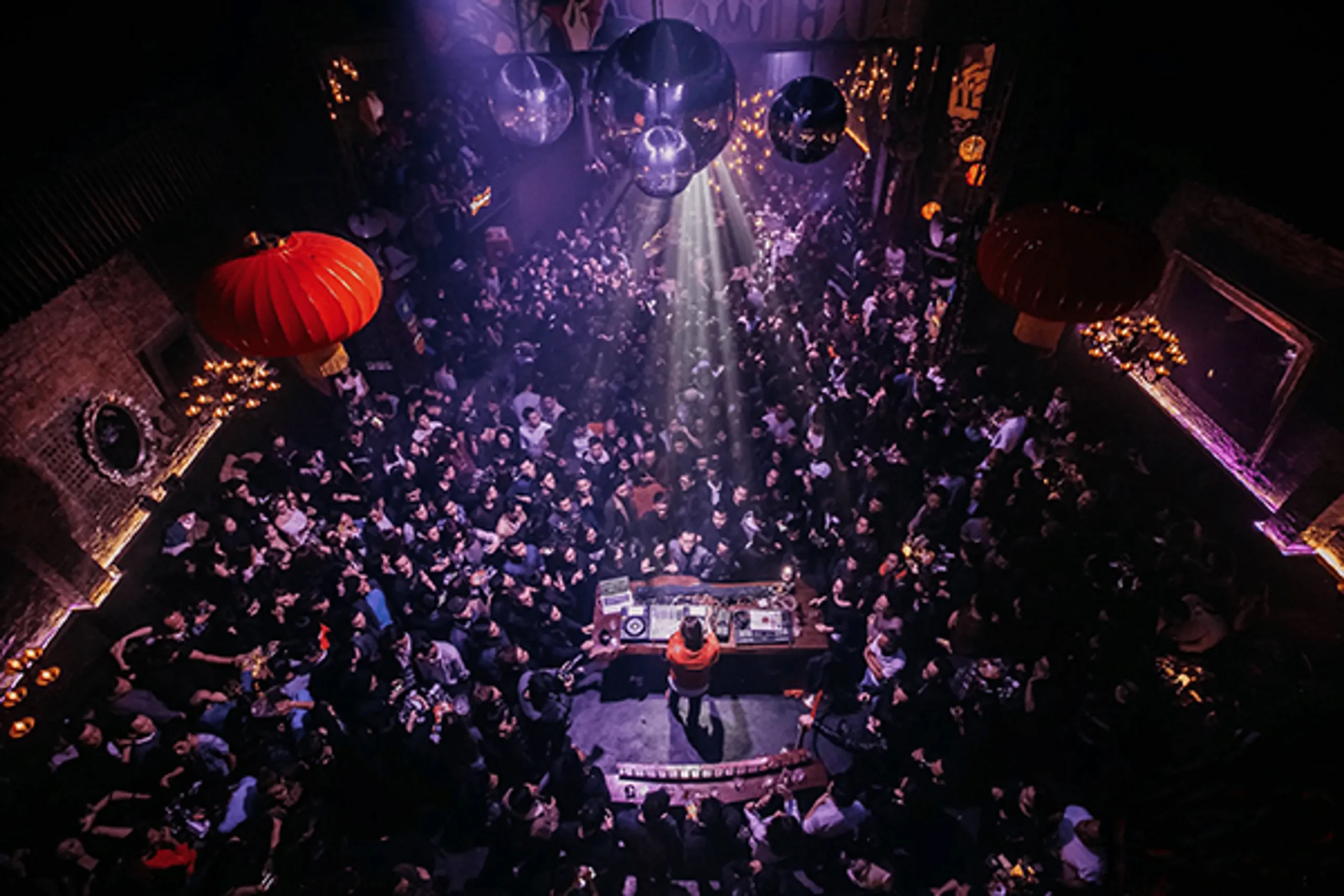 Lively rooftop bar in southern city