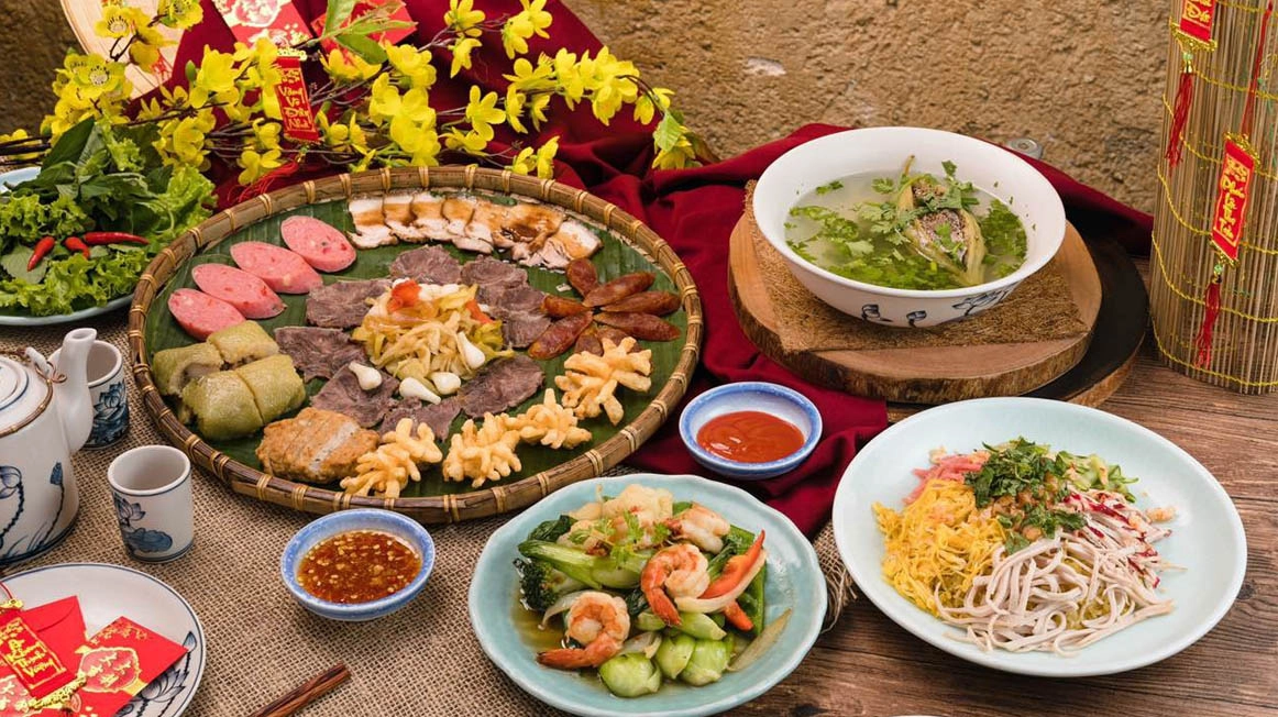 What To Eat In Vietnam: Top Local Foods Guide