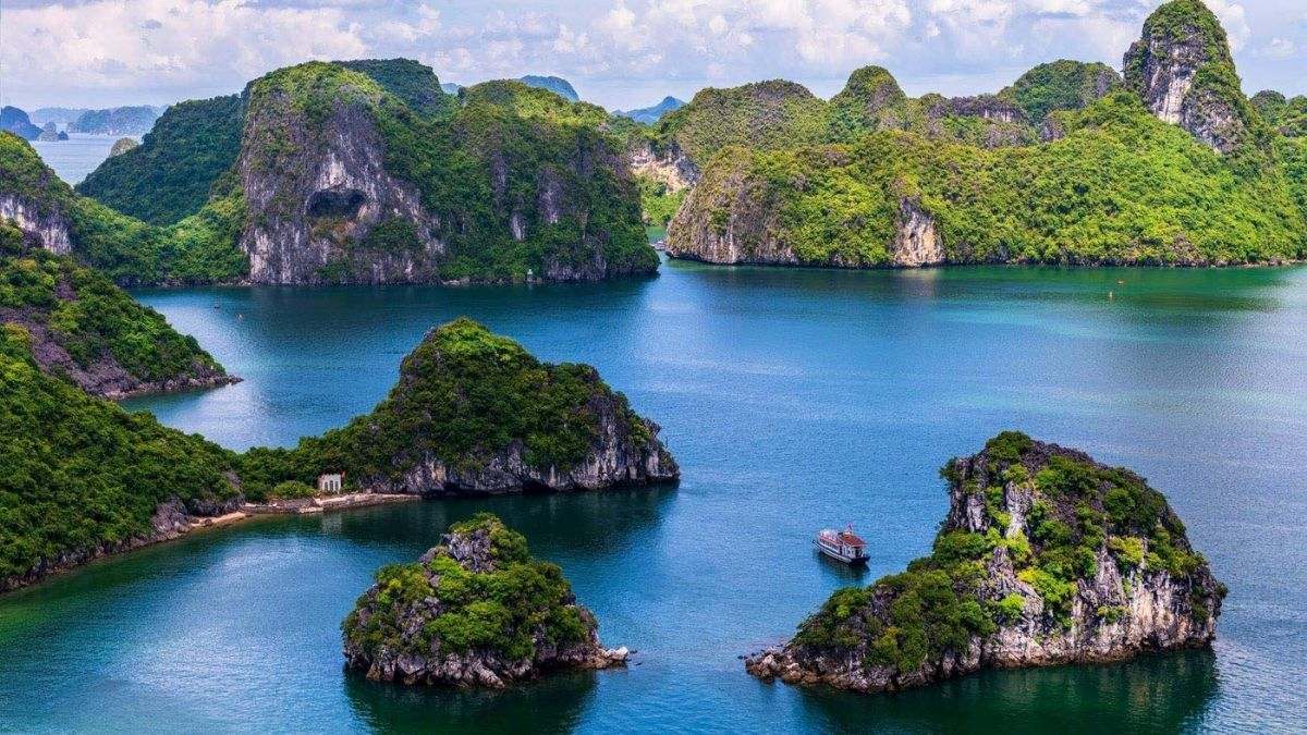 Ha Long Travel Guide: 7 Must-See Places In The Bay