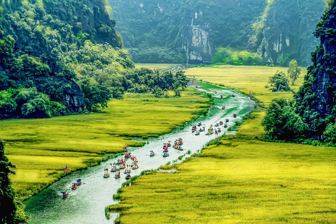 Ninh Binh Travel Guide: 8 Stunning Places To Visit