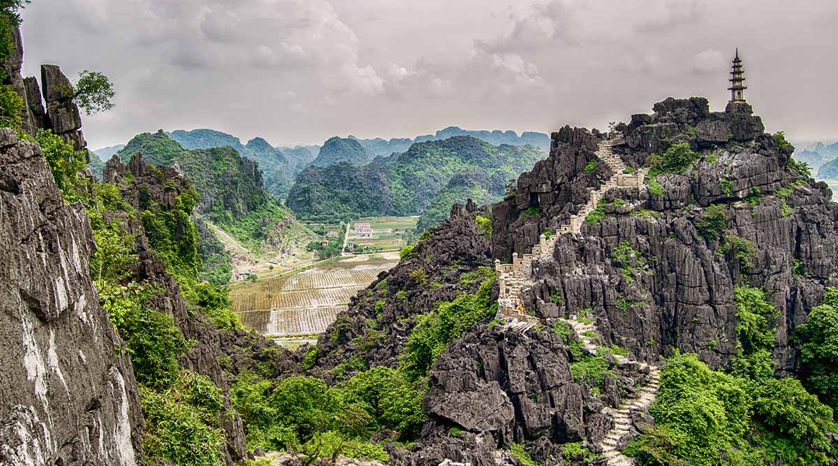 Panoramic valley view from the famous Mua Cave viewpoint