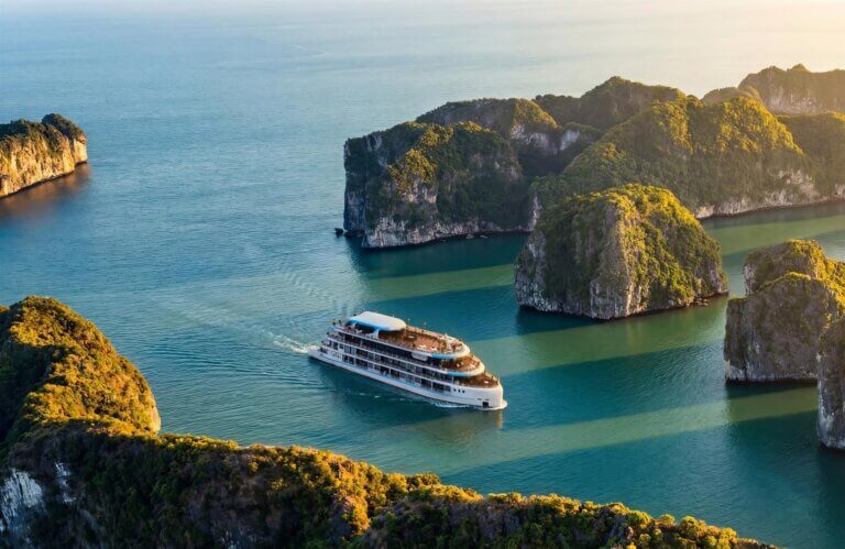 Du Yen Cruise Halong Bay 2025 | Luxury 2D1N & 3D2N Cruise Deals