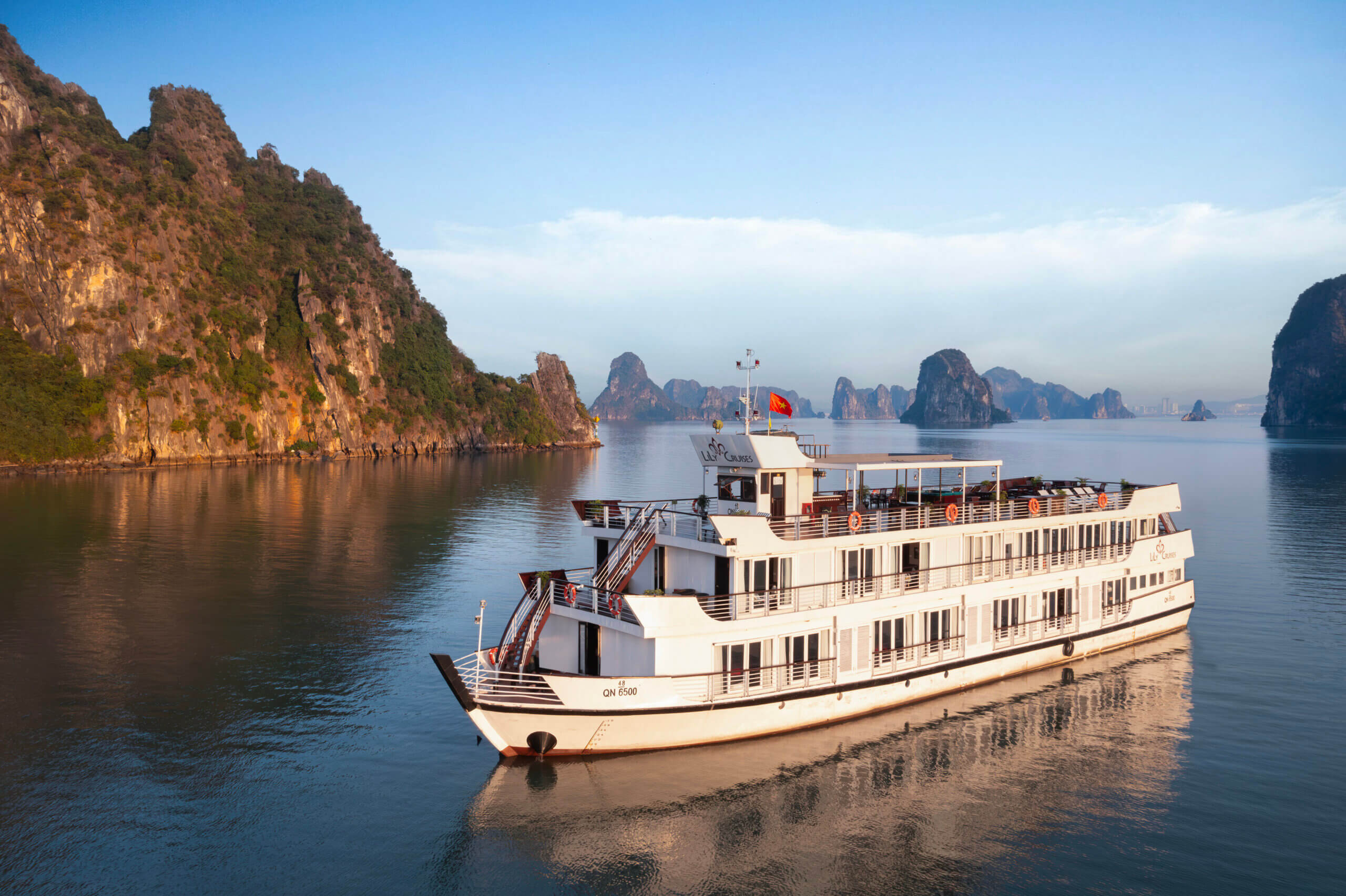 Lily Cruise Halong Bay 2 Days 1 Night