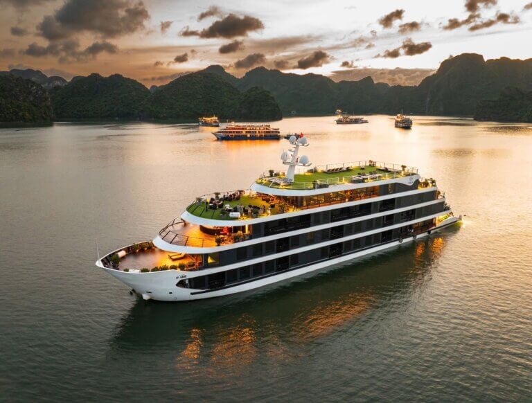 Venus Cruise Halong Bay | 5-Star Lan Ha Bay Cruise 2D1N & 3D2N