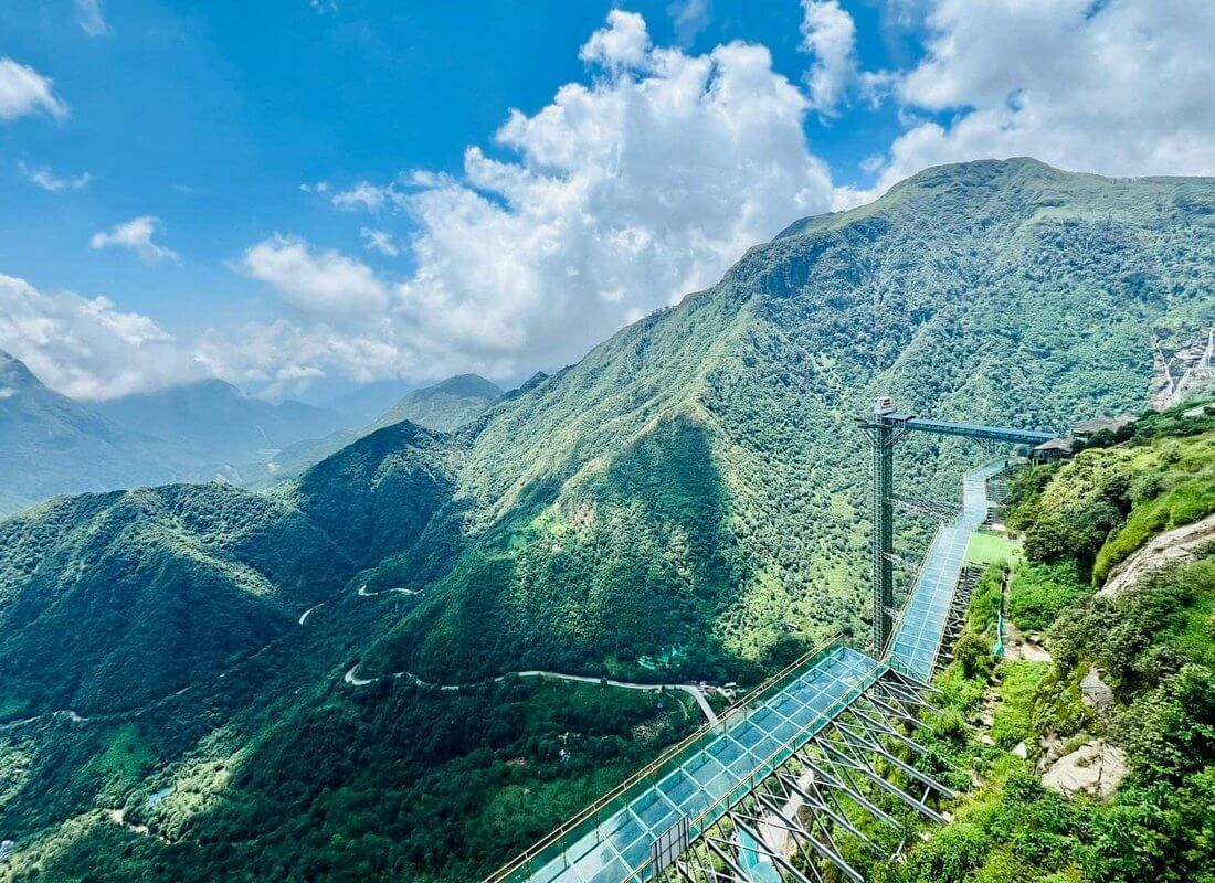 1 Day Sapa with Cat Cat Village and Dragon Glassbridge Tour
